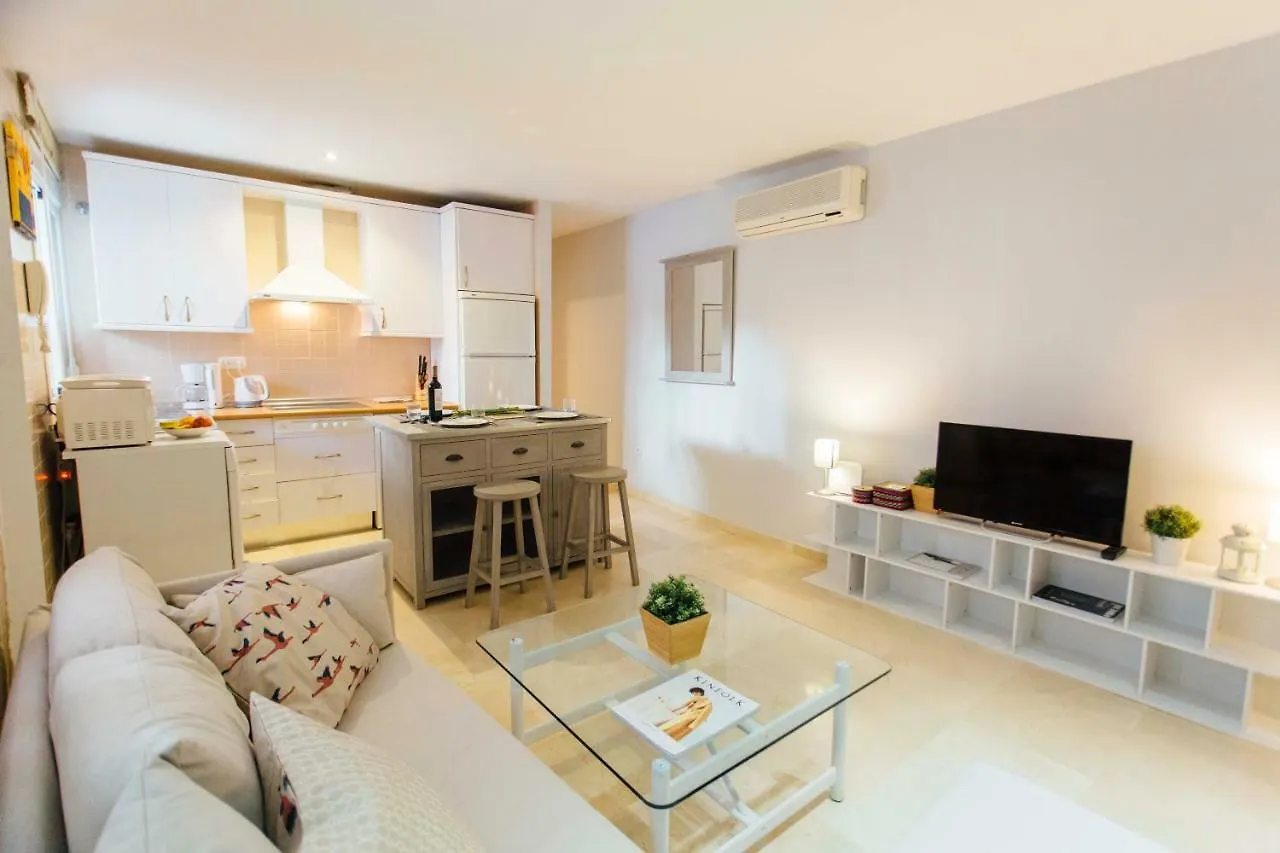 One & Lux- Lagar Apartamento Sevilha